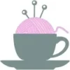 Une tasse de fils et d'aiguilles